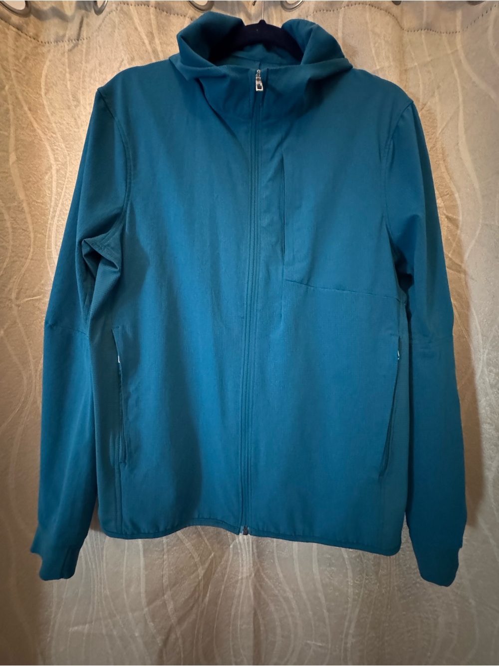 lululemon athletica Men's Teal Lightweight Zip Hoodie Jacket